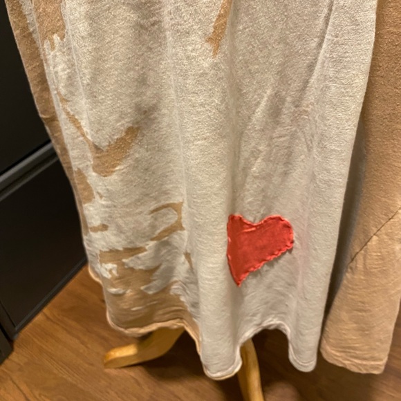 Magnolia Pearl Beige and Red Graphic Maxi Dress Weekend Special 🥳 - Picture 7 of 7